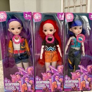 K-pop Demond hunters music dolls with music, 
Of 3